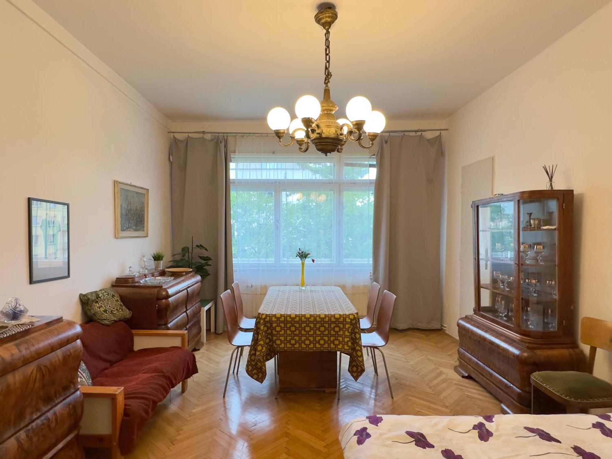 Апартаменти Sedlcanska - Will Save Money Here - Equipped With Antique Furniture
