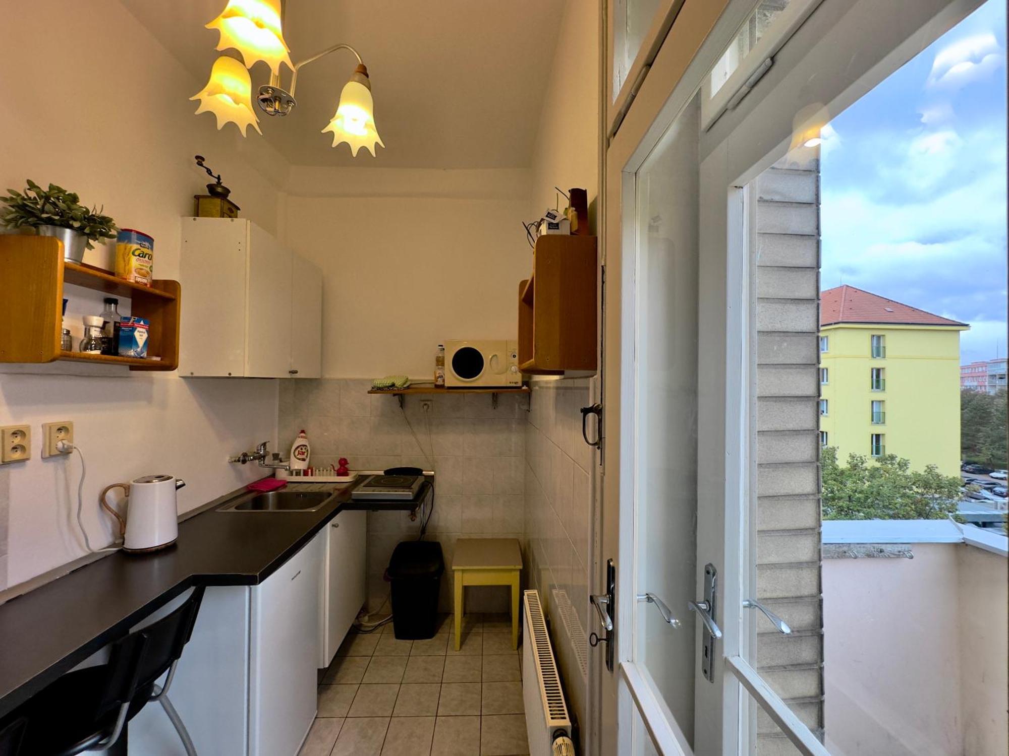 Апартаменти Sedlcanska - Will Save Money Here - Equipped With Antique Furniture Прага