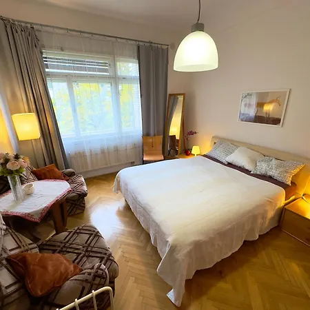 Apartment Sedlcanska - You Will Save Money Here - Equipped With Antique Furniture Prague Exterior photo