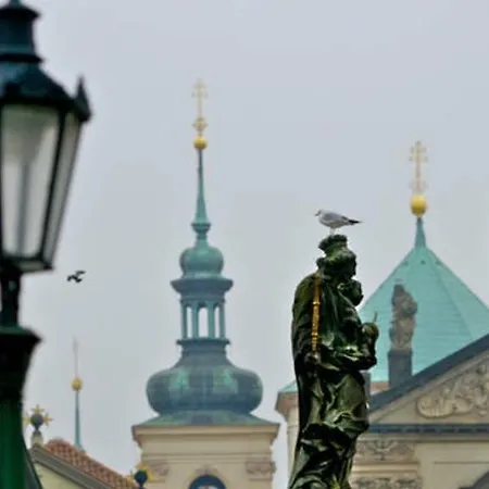 Apartment Sedlcanska - You Will Save Money Here - Equipped With Antique Furniture Prague Exterior photo
