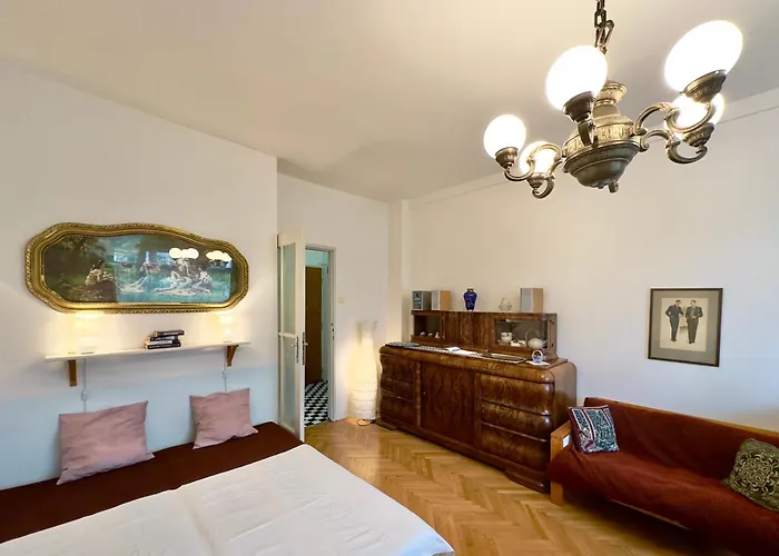 Apartment Sedlcanska - You Will Save Money Here - Equipped With Antique Furniture