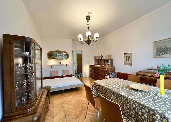 Apartment Sedlcanska - You Will Save Money Here - Equipped With Antique Furniture