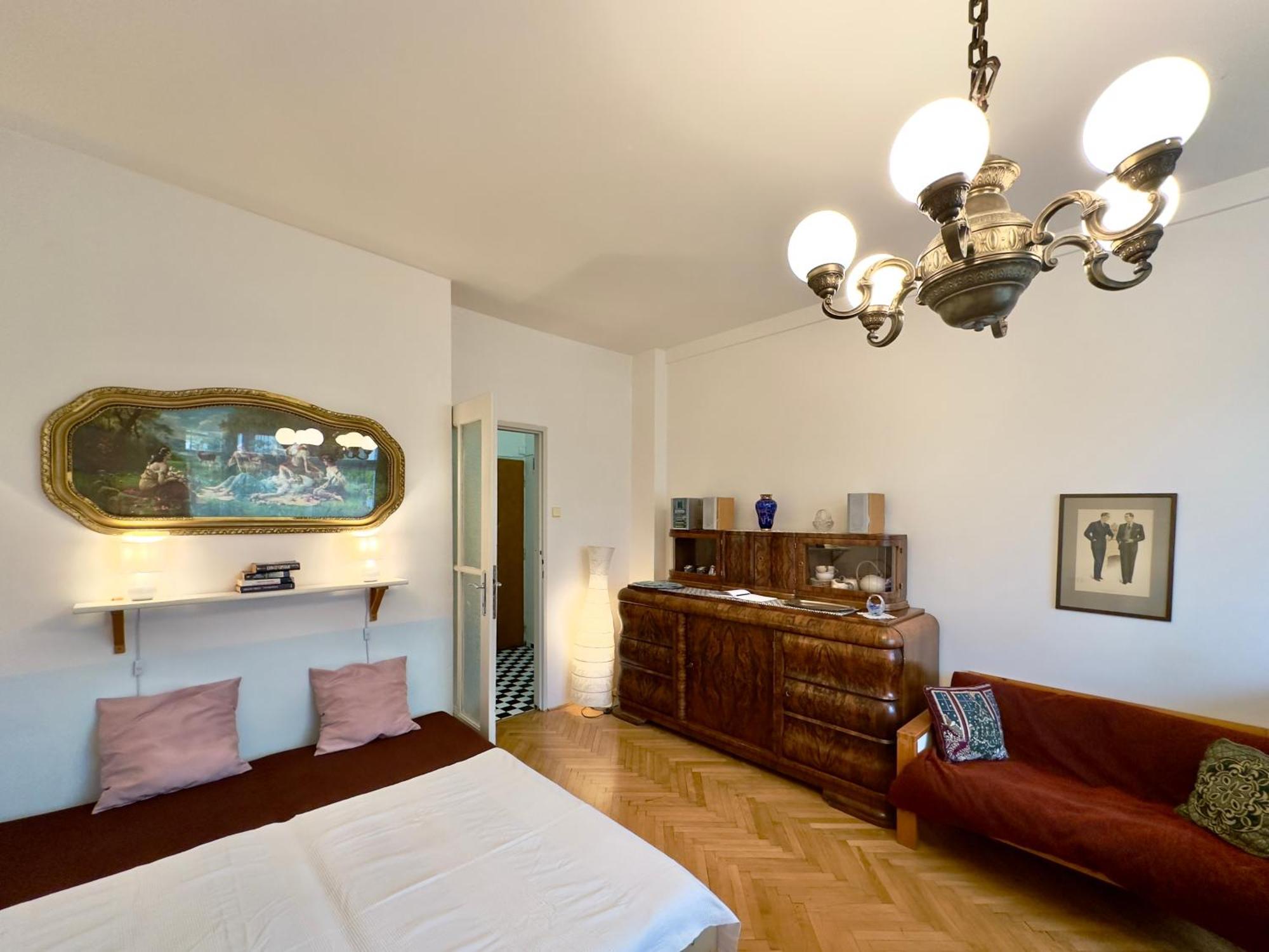 Appartement Sedlčanská - Will Save Money Here - Equipped With Antique Furniture *