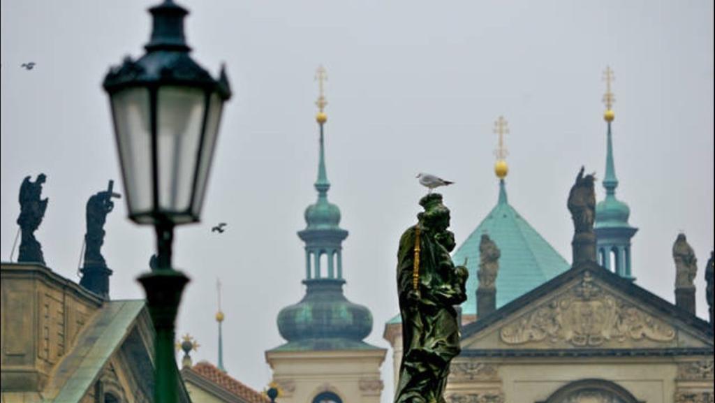 Sedlčanská - Will Save Money Here - Equipped With Antique Furniture Prague